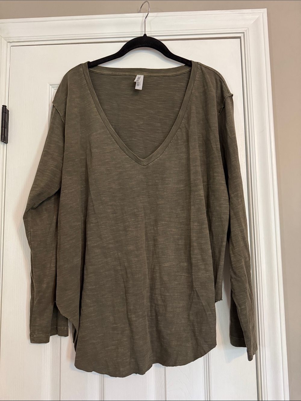 EUC Pebby Forevee Long Sleeve Tshirt